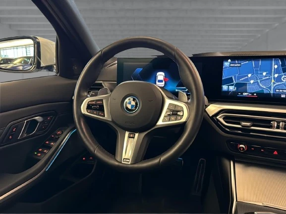 BMW 330 e xDrive = M-Sport = Shadow Line Гаранция - изображение 6