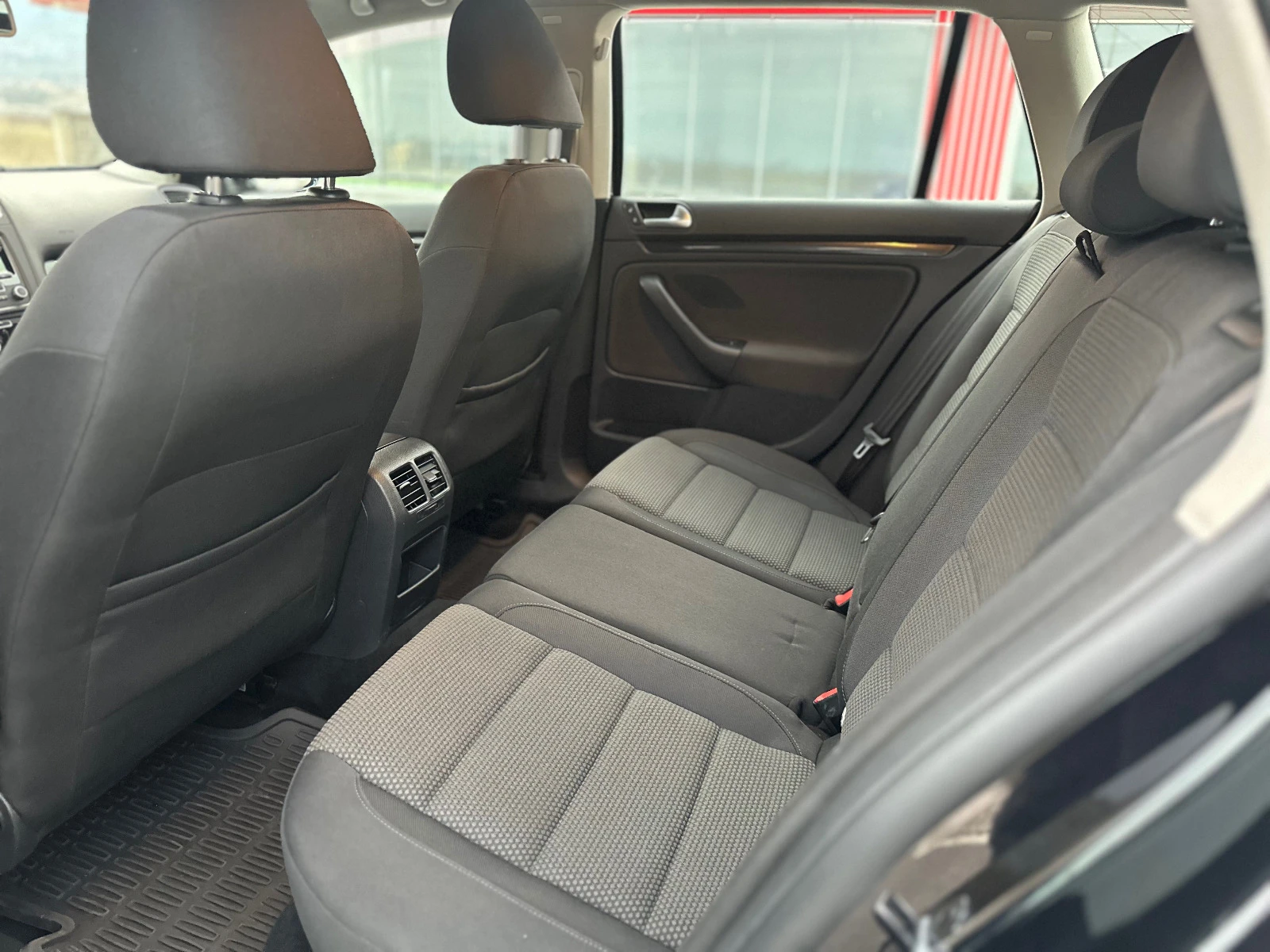 VW Golf   | Mobile.bg   12