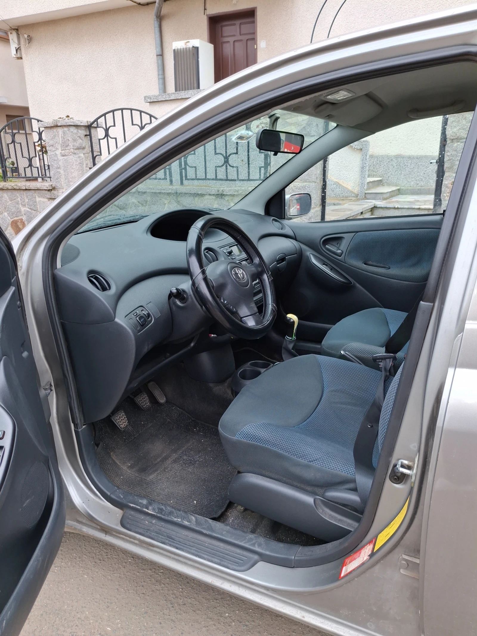 Toyota Yaris  - изображение 3