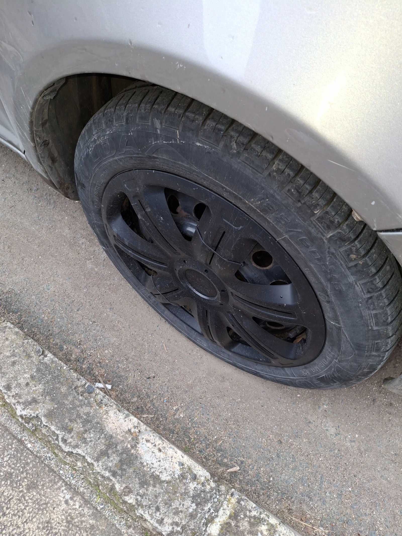 Toyota Yaris  - изображение 2