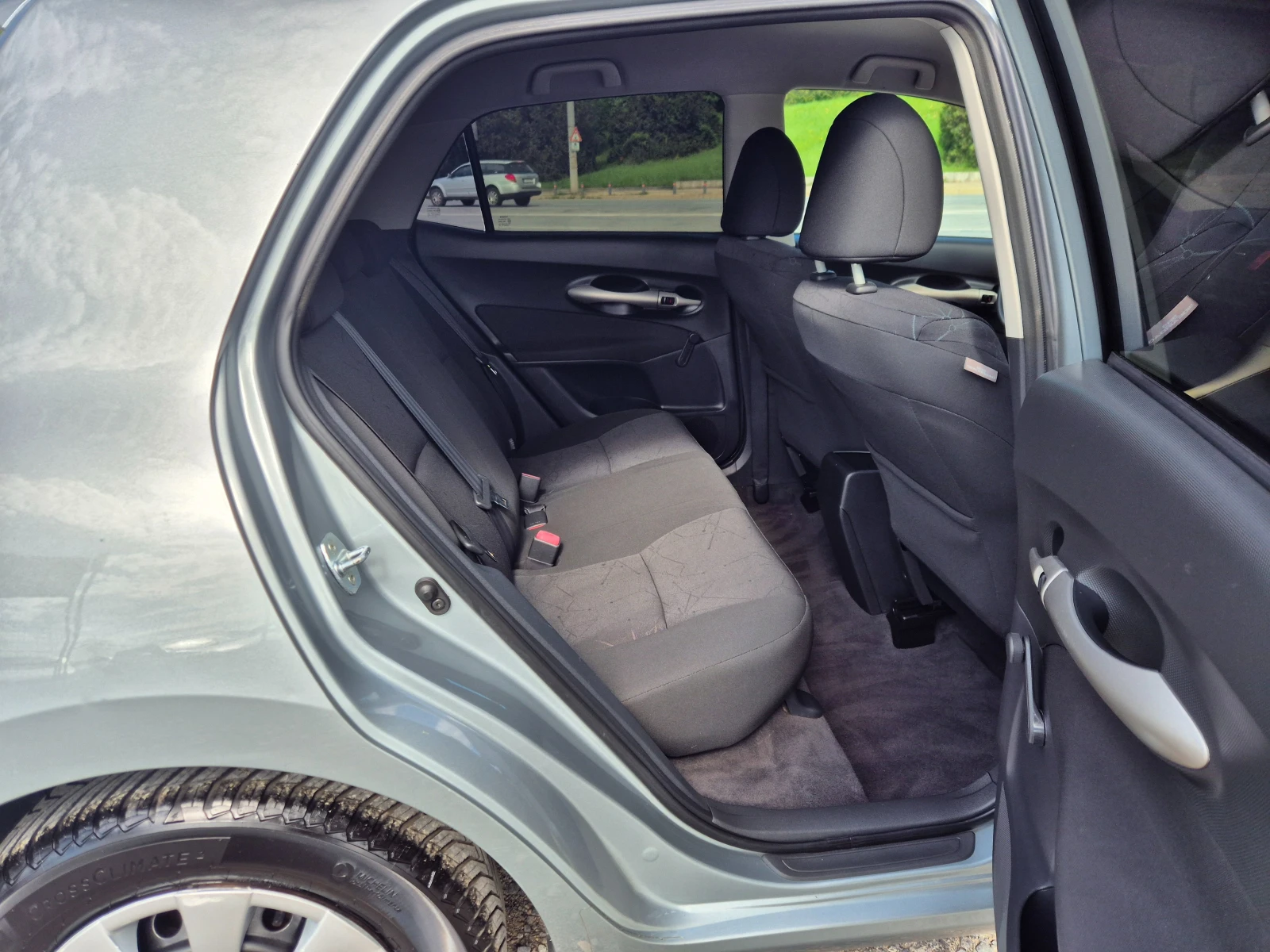 Toyota Auris 1.4D-4D 90кс - изображение 10