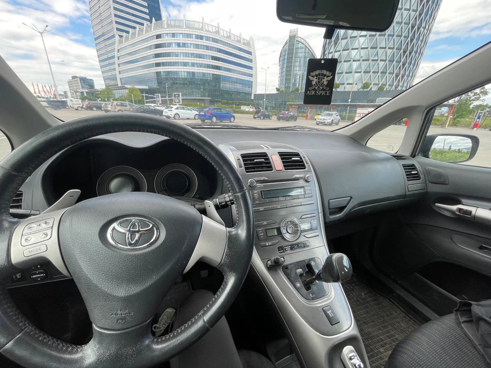 Toyota Auris  - изображение 8