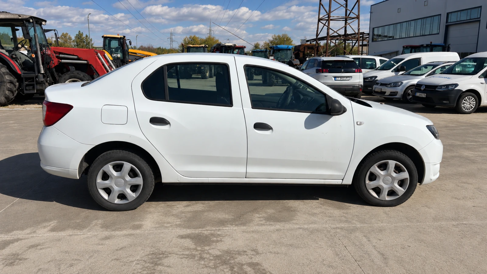 Dacia Logan, снимка 4 - Автомобили и джипове - 56626216
