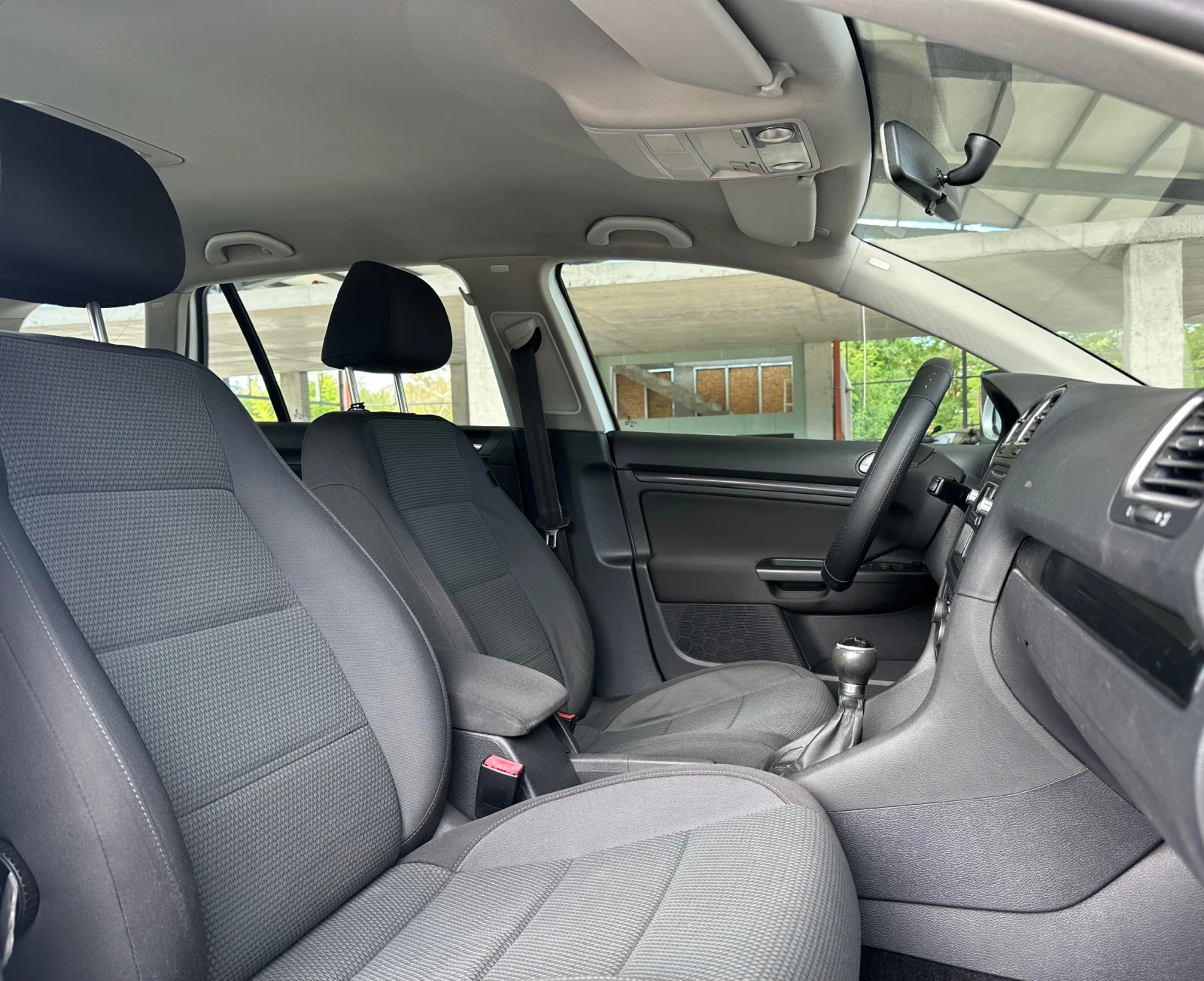 VW Golf VI/1.6TDI/Comfortline | Mobile.bg — изображение 12