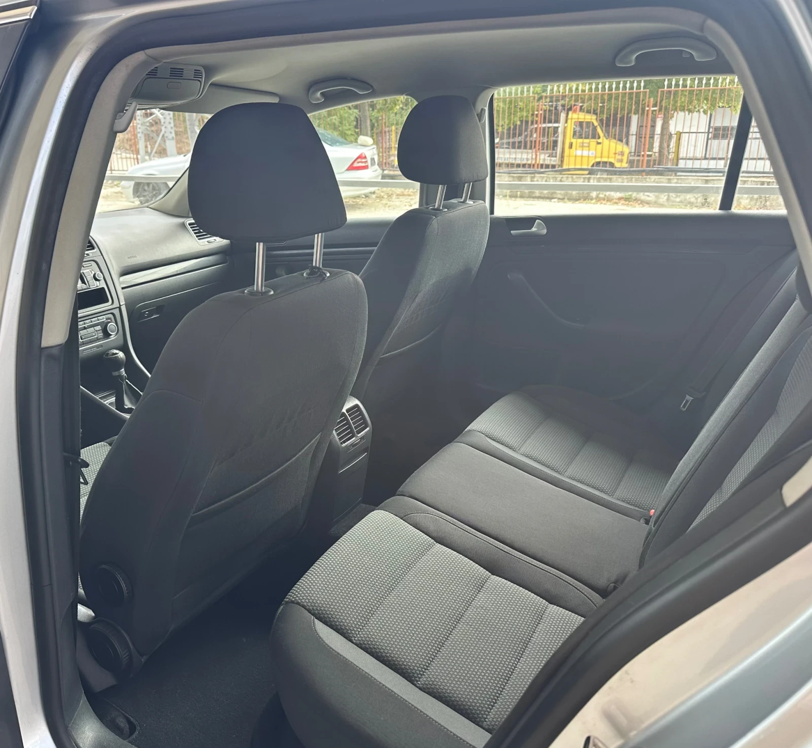 VW Golf VI/1.6TDI/Comfortline - изображение 7