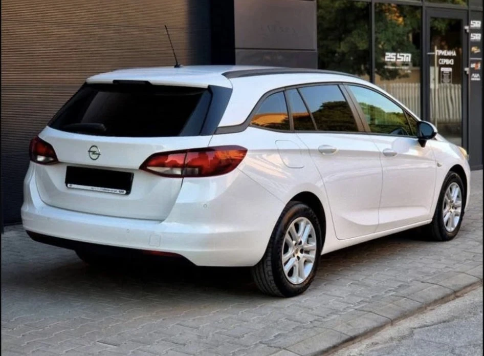Opel Astra 1.6 cdi Сменена верига, снимка 3 - Автомобили и джипове - 53824513