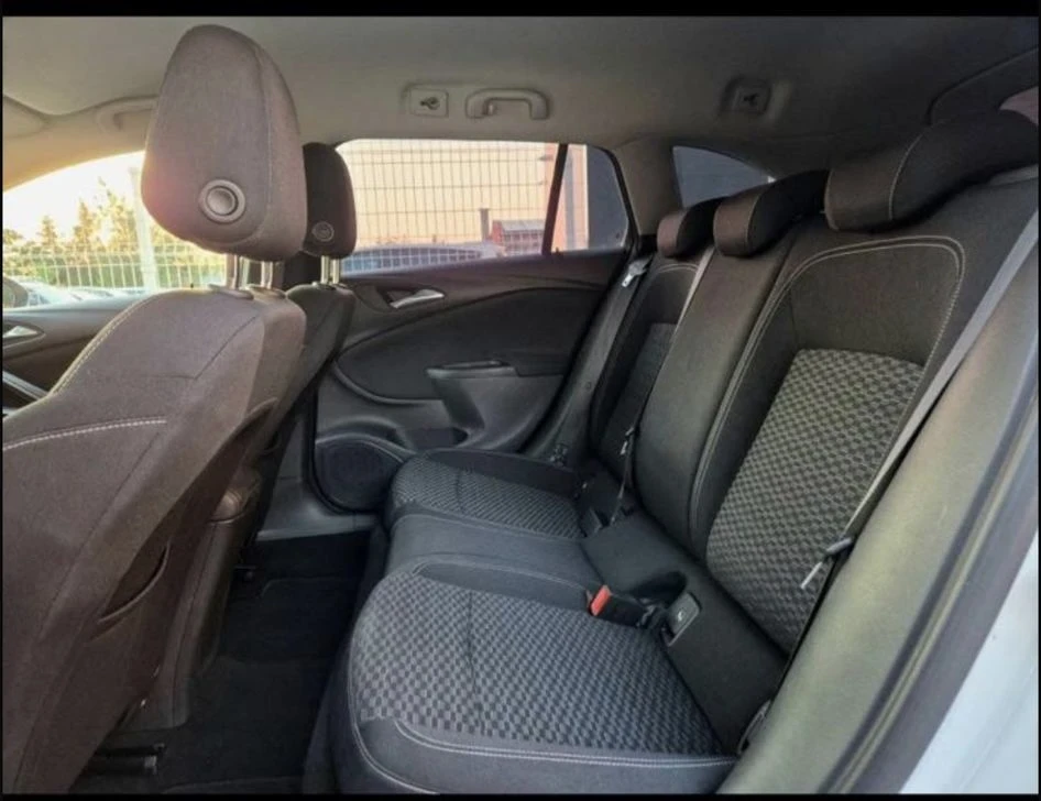 Opel Astra 1.6 cdi Сменена верига, снимка 5 - Автомобили и джипове - 53824513