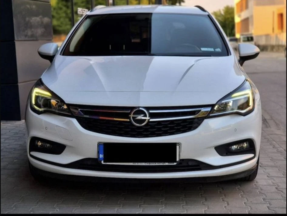 Opel Astra 1.6 cdi Сменена верига, снимка 2 - Автомобили и джипове - 53824513
