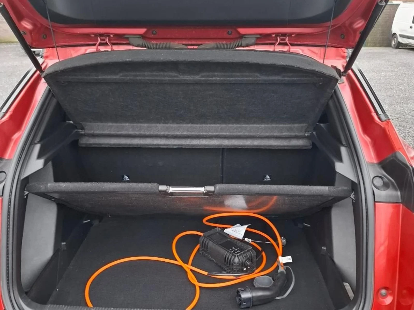 Peugeot 2008 EV GT-Line, снимка 7 - Автомобили и джипове - 53871706