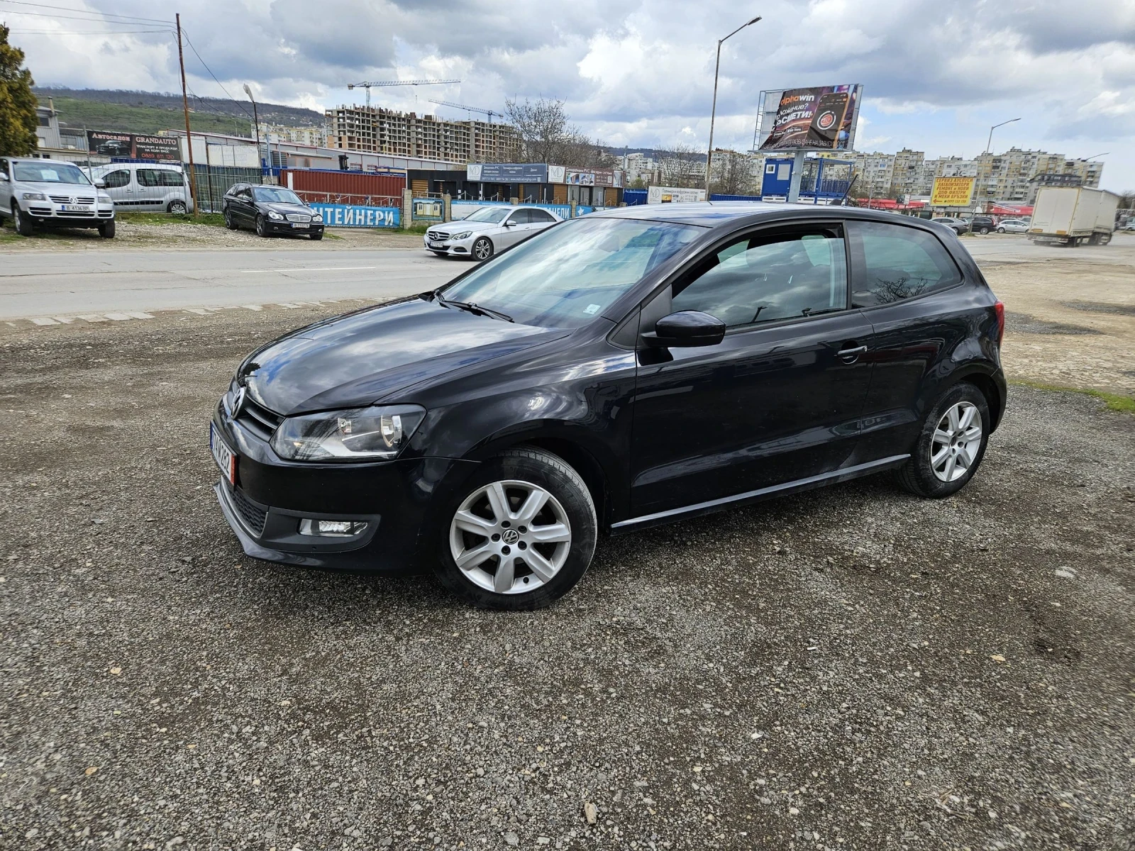 VW Polo 1.6TDI Navi, снимка 9 - Автомобили и джипове - 54256591