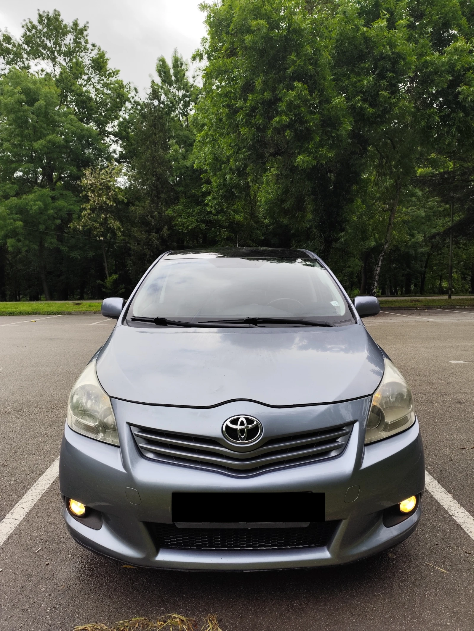 Toyota Verso 2.0 D4D, снимка 15 - Автомобили и джипове - 54322017