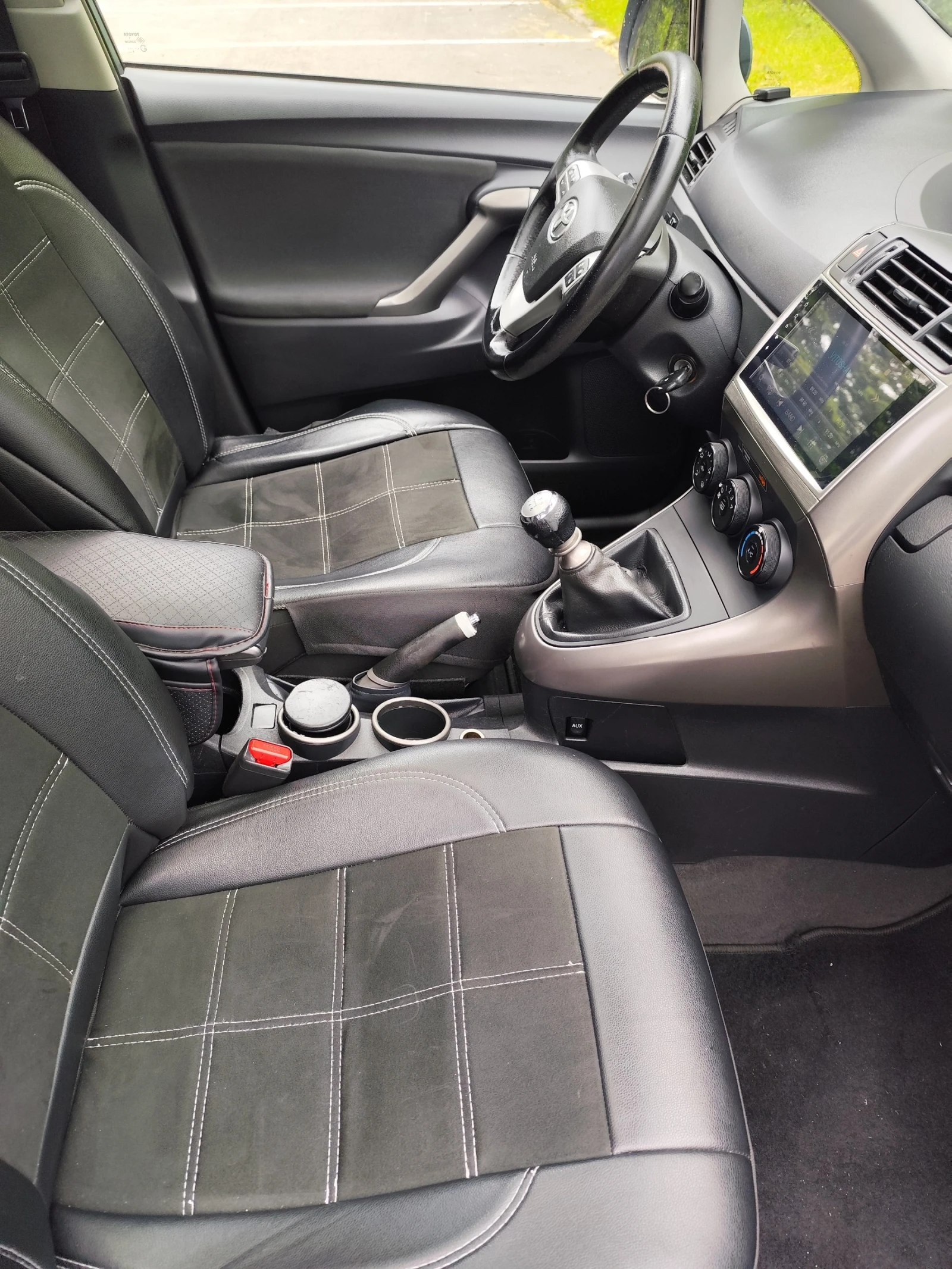 Toyota Verso 2.0 D4D, снимка 13 - Автомобили и джипове - 54322017