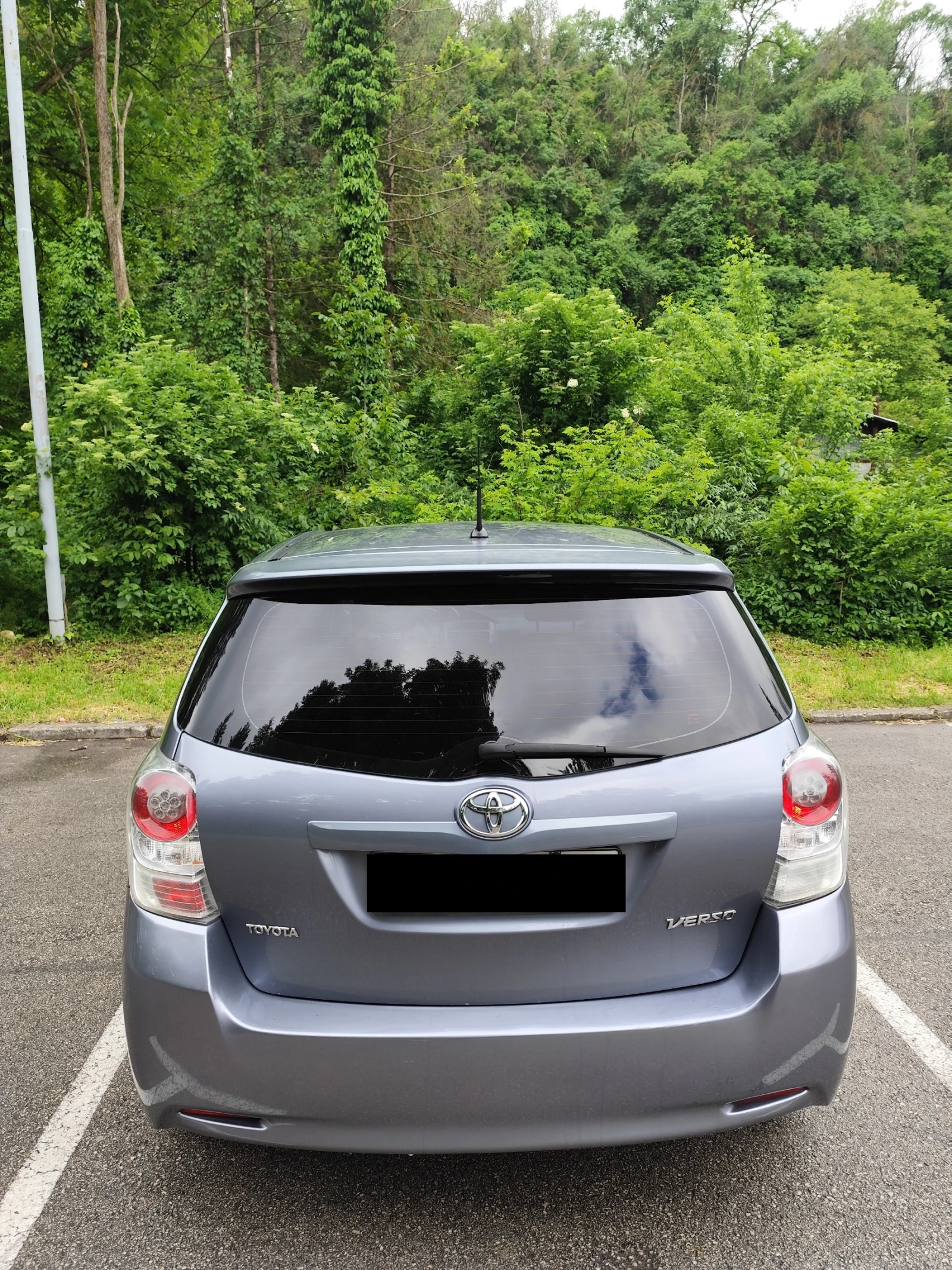 Toyota Verso 2.0 D4D, снимка 4 - Автомобили и джипове - 54322017
