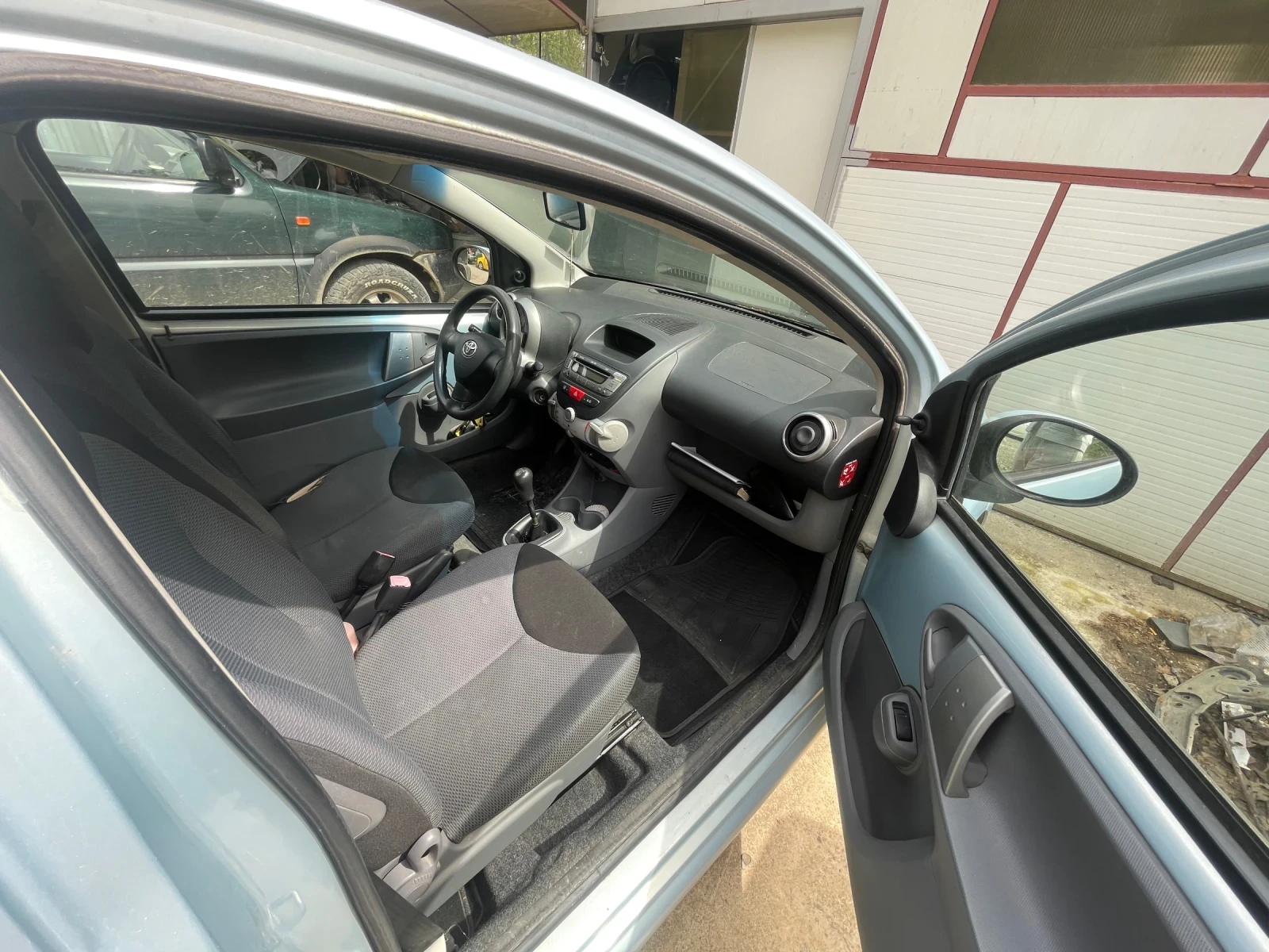 Toyota Aygo, снимка 10 - Автомобили и джипове - 54409906