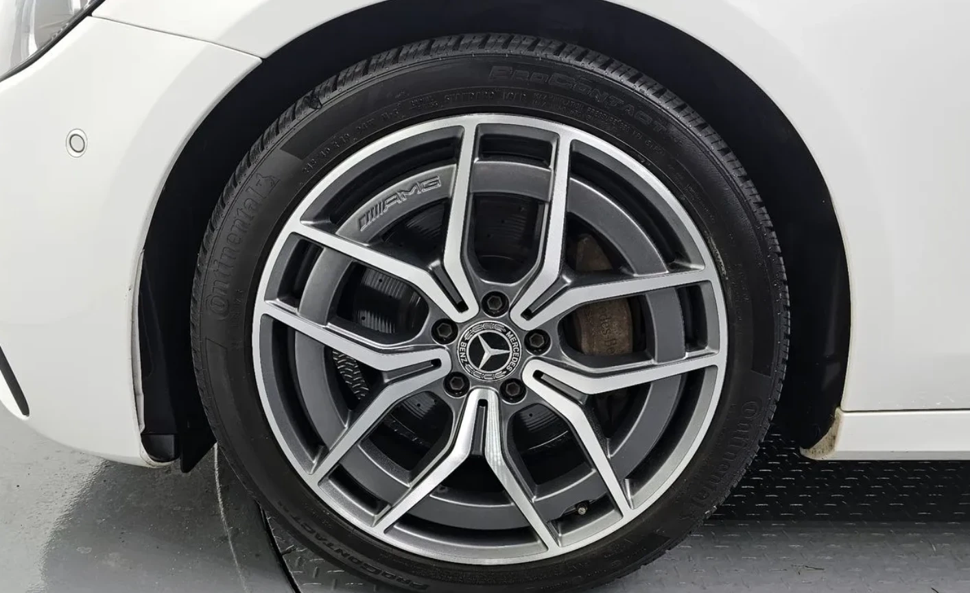 Mercedes-Benz E 220 AMG PKG | 4MATIC | 360, снимка 6 - Автомобили и джипове - 54837629