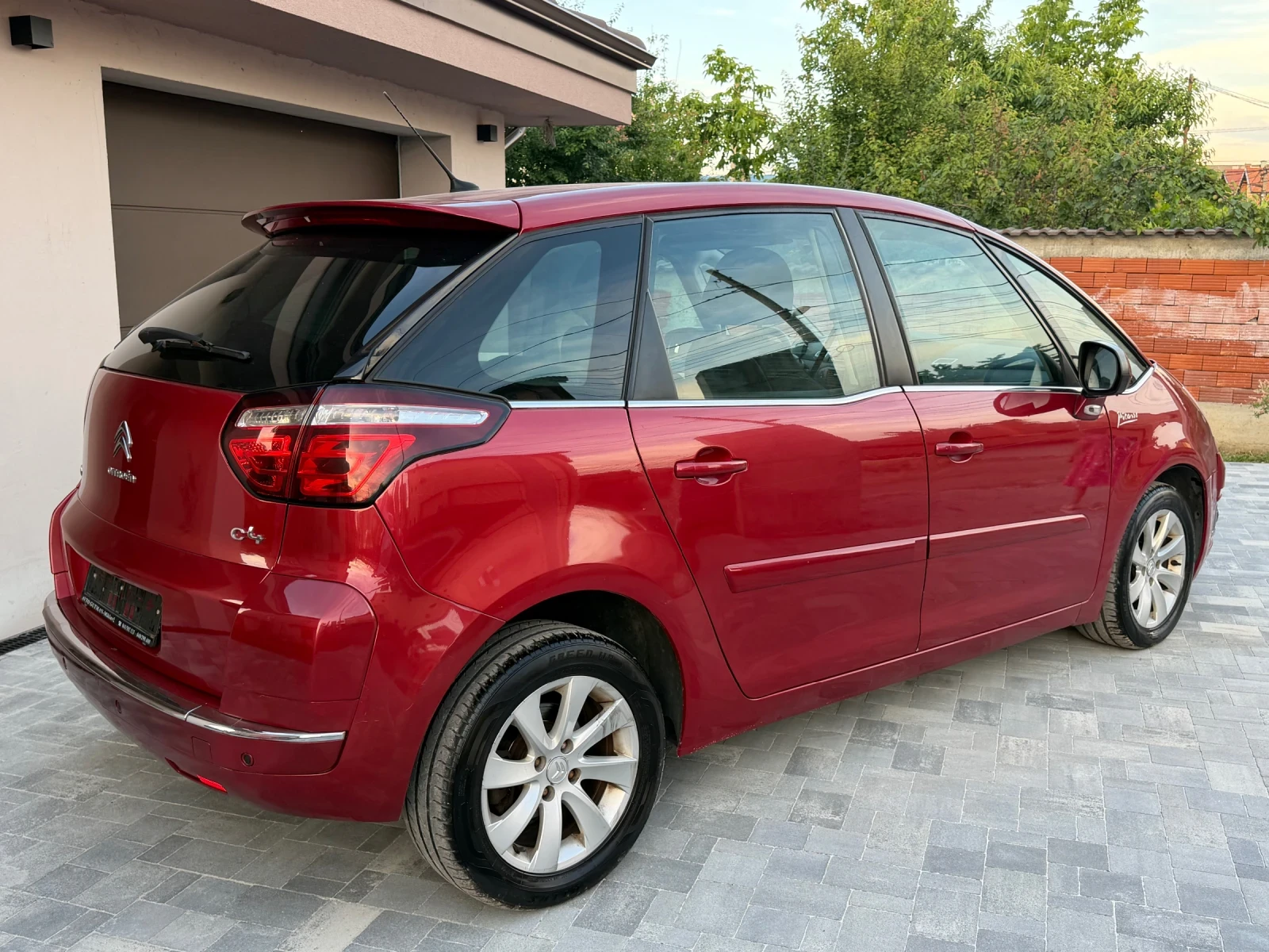 Citroen C4 Picasso 1.6HDI EXCLUSIVE Автомат, снимка 4 - Автомобили и джипове - 54867172