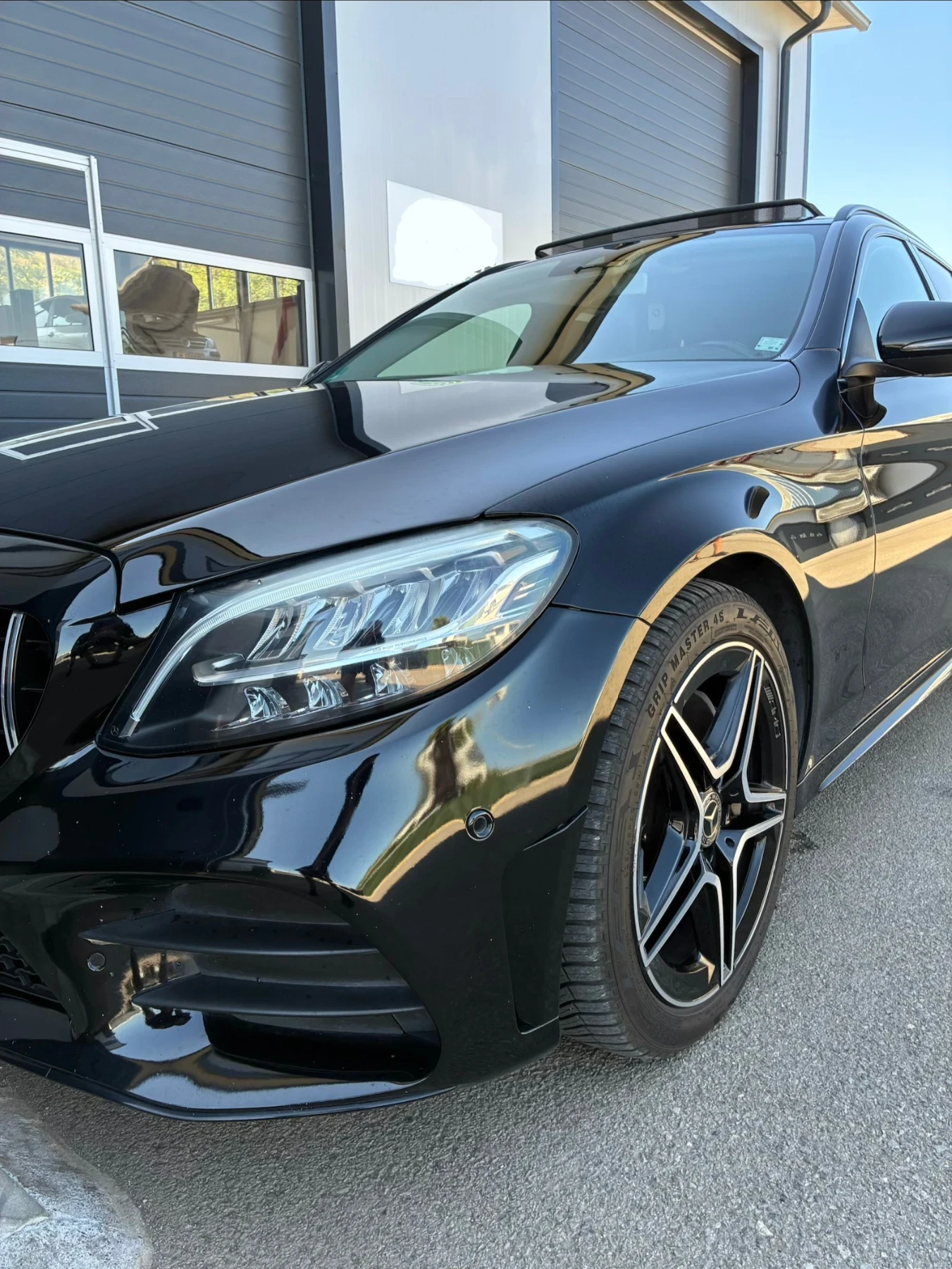 Mercedes-Benz C 200 d T AMG* Pano* R-Cam* LED* Leather* Track 9g Troni, снимка 3 - Автомобили и джипове - 55422423