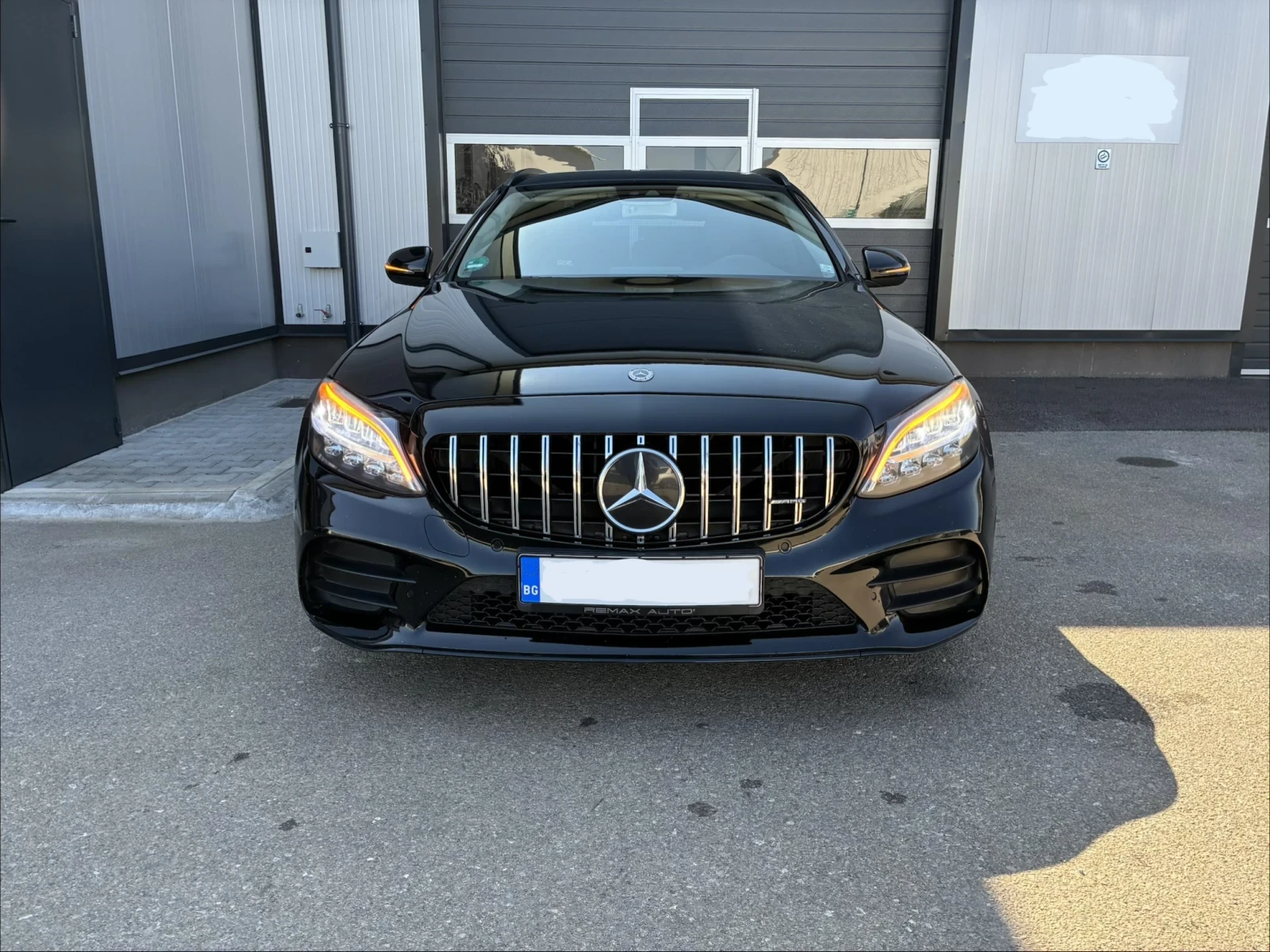 Mercedes-Benz C 200 d T AMG* Pano* R-Cam* LED* Leather* Track 9g Troni
