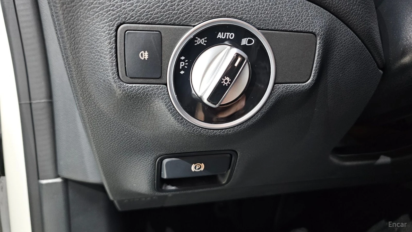 Mercedes-Benz CLA 200CDI 4MATIC* КОЖА* НАВИ* ПАНО* КАМЕРА, снимка 10 - Автомобили и джипове - 55536180