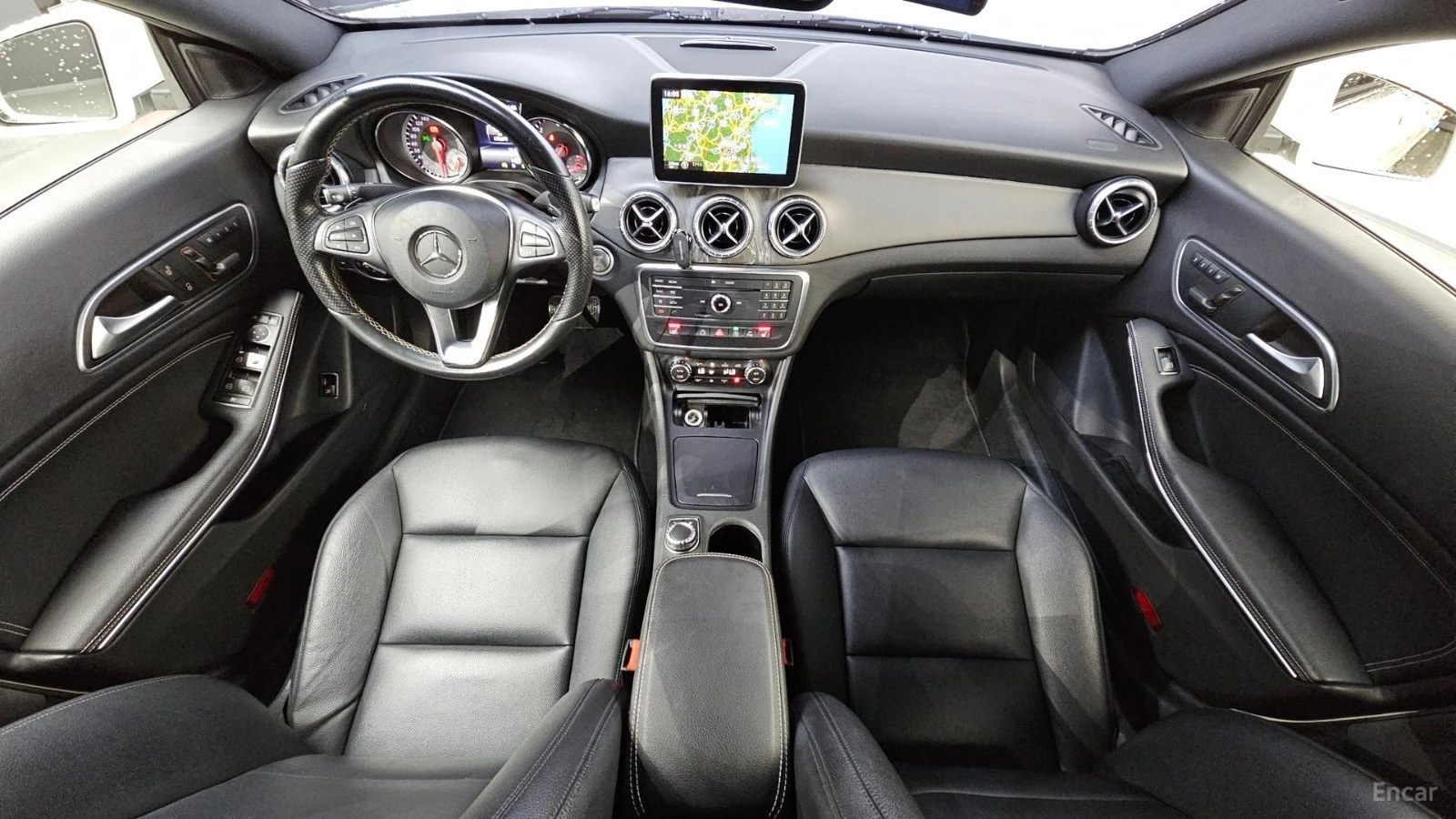 Mercedes-Benz CLA 200CDI 4MATIC* КОЖА* НАВИ* ПАНО* КАМЕРА, снимка 5 - Автомобили и джипове - 55536180