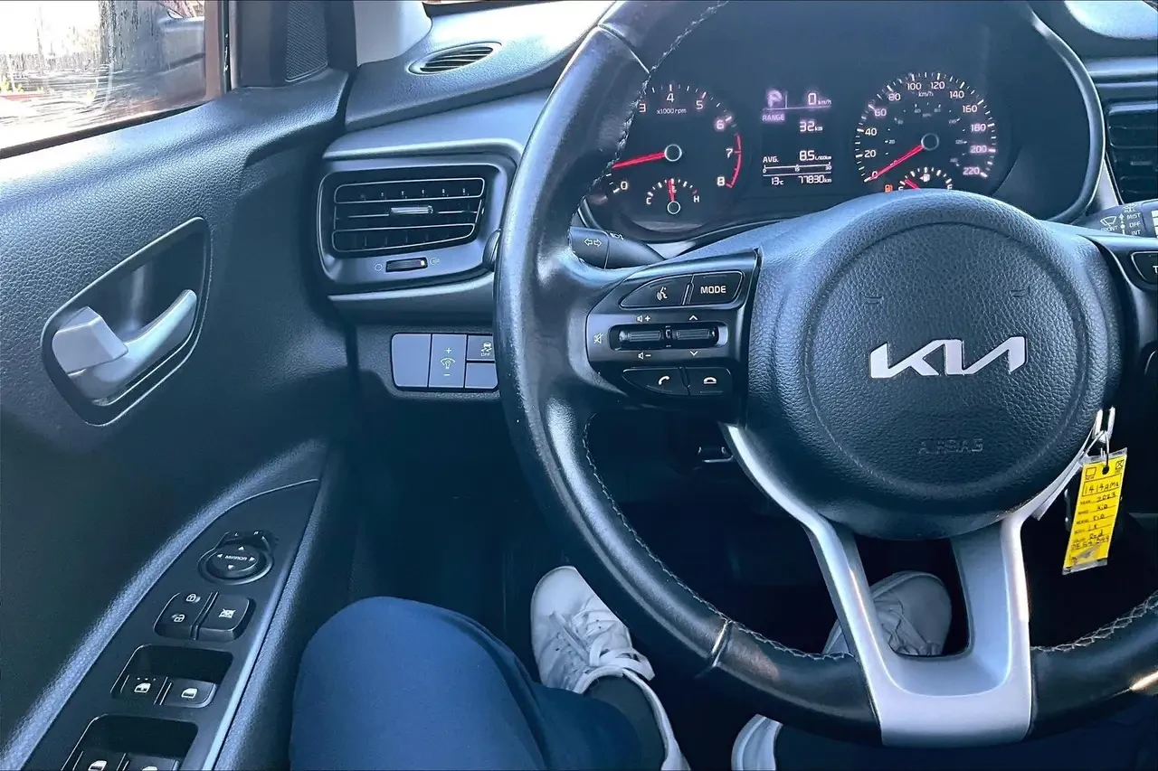 Kia Rio TOUCHSCREEN | BLUETOOTH | CAMERA | Front Wheel, снимка 12 - Автомобили и джипове - 56626435