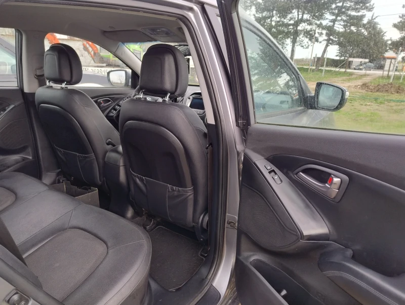 Hyundai IX35 1.7CRDI-FULL-ТОП, снимка 9 - Автомобили и джипове - 52745603