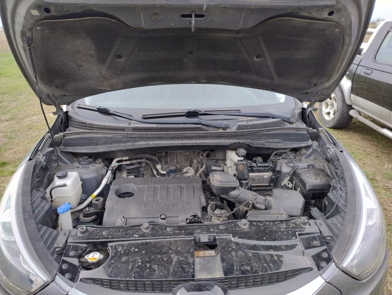 Hyundai IX35 1.7CRDI-FULL-ТОП, снимка 12 - Автомобили и джипове - 52745603