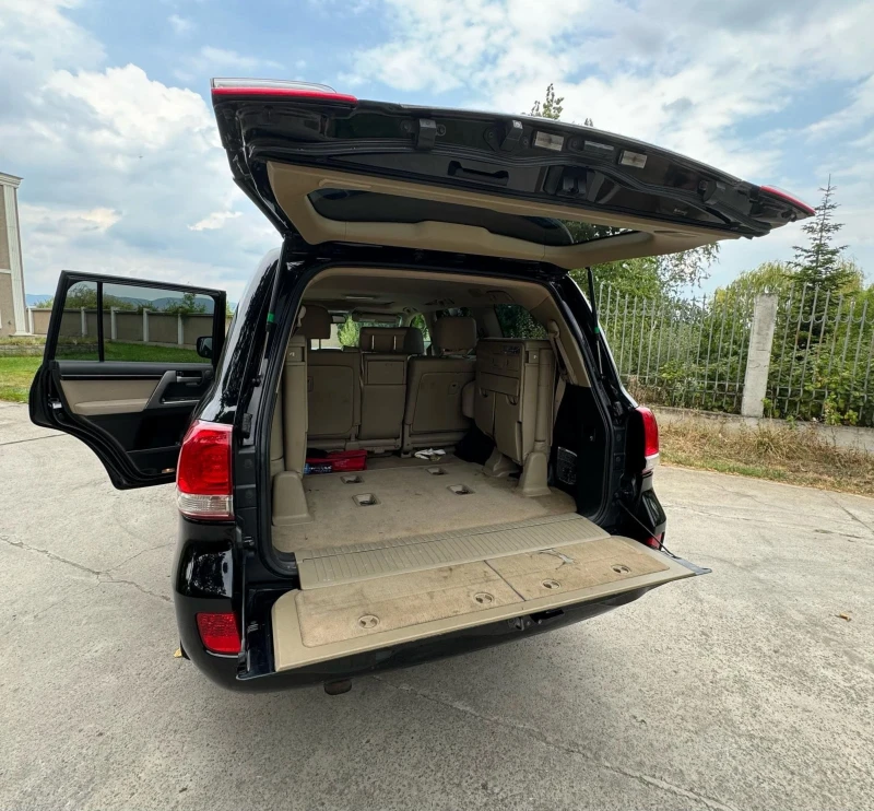 Toyota Land cruiser 200, снимка 13 - Автомобили и джипове - 52627579