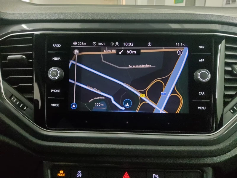 VW T-Roc SPORT/150HP/DSG/LED/CAM/NAVI/ACC/AHK/195g, снимка 9 - Автомобили и джипове - 51481772