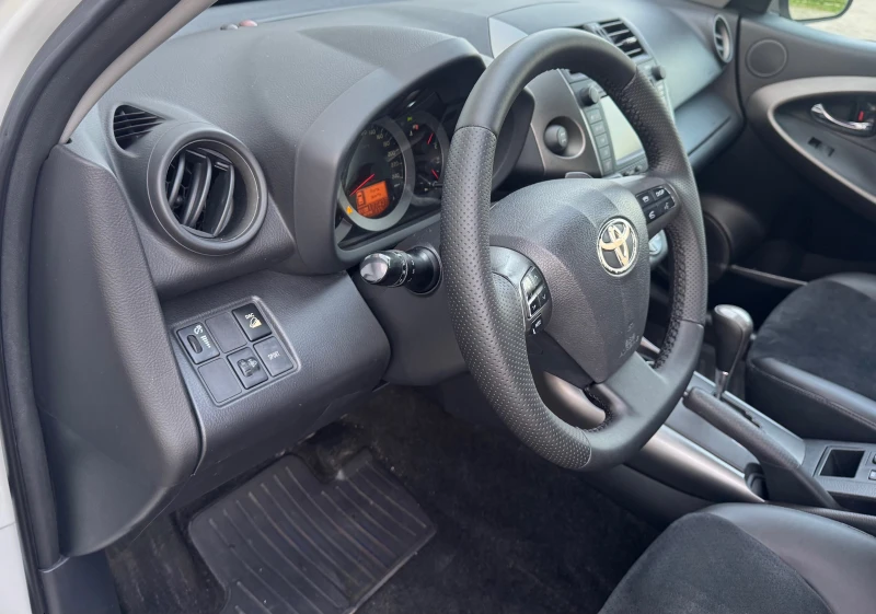 Toyota Rav4 2, 2D4D 150ps, 4x4, кожа, нави, авто, темпо, камер, снимка 16 - Автомобили и джипове - 52631003