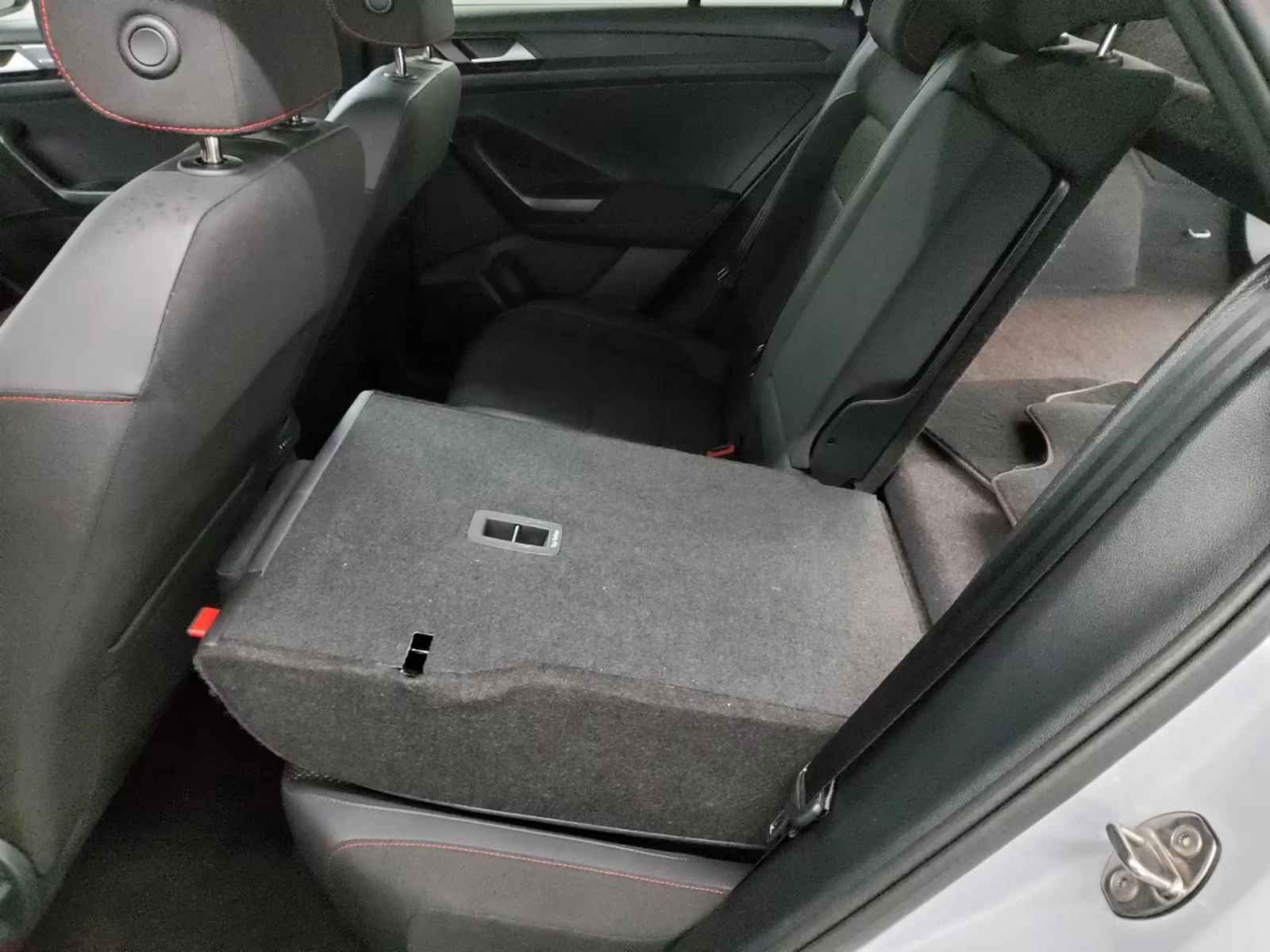 VW T-Roc SPORT/150HP/DSG/LED/CAM/NAVI/ACC/AHK/195g | Mobile.bg   12