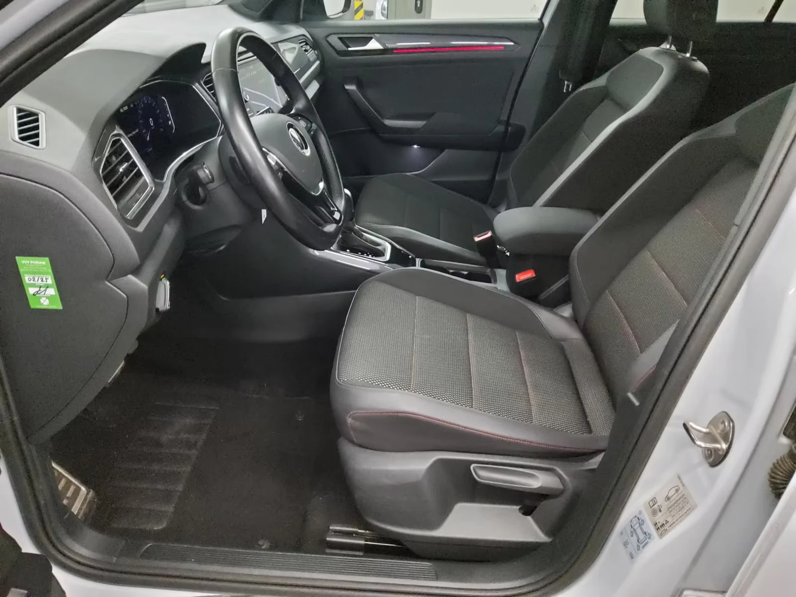 VW T-Roc SPORT/150HP/DSG/LED/CAM/NAVI/ACC/AHK/195g - изображение 6