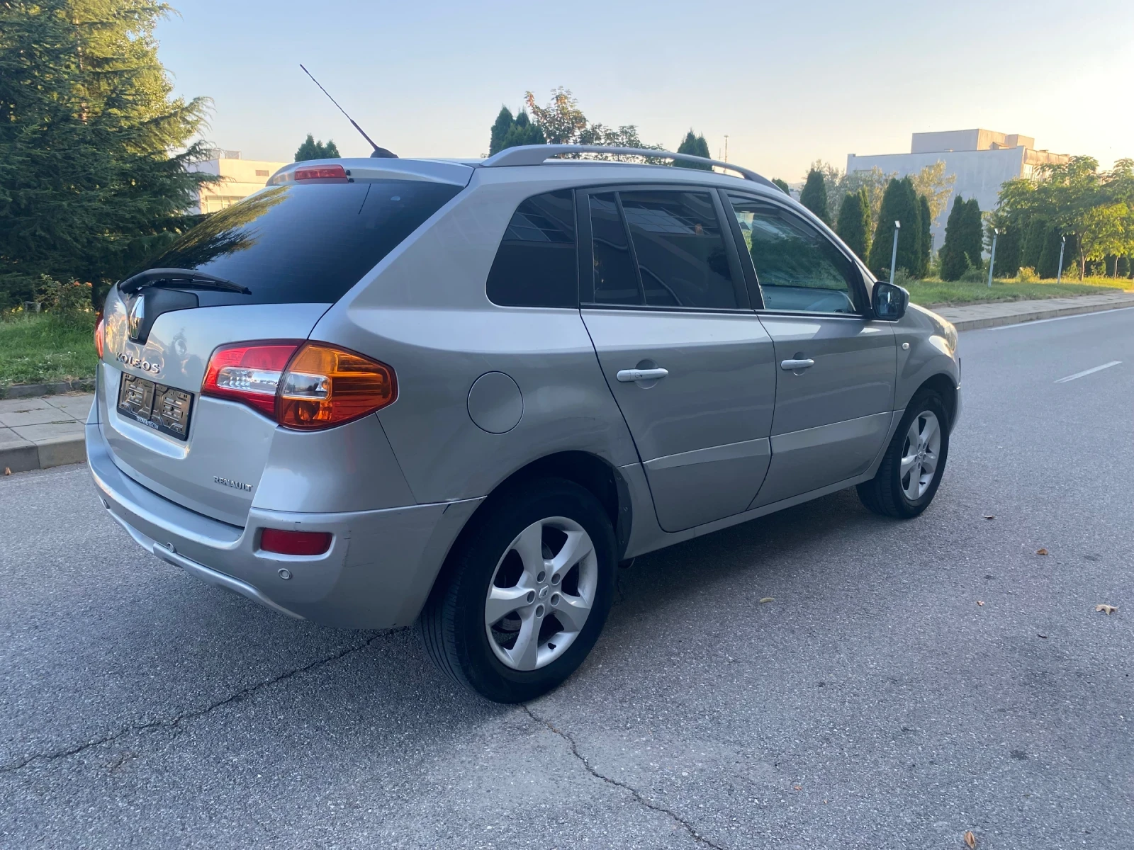 Renault Koleos 2.0 DCI 4x4 - изображение 6