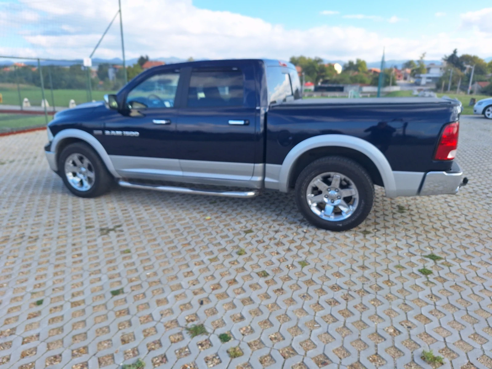 Dodge RAM 1500, снимка 2 - Автомобили и джипове - 54235623