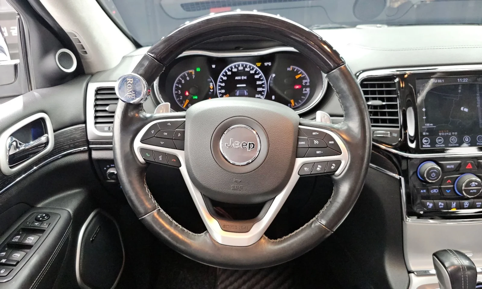 Jeep Grand cherokee SUMMIT* 3.6* DISTRONIC* ПАНОРАМА* ОБДУХВАНЕ, снимка 13 - Автомобили и джипове - 54421842