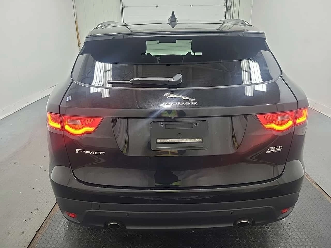 Jaguar F-PACE * R SPORT * CARFAX * ЦЕНА ДО БГ, снимка 4 - Автомобили и джипове - 54645590
