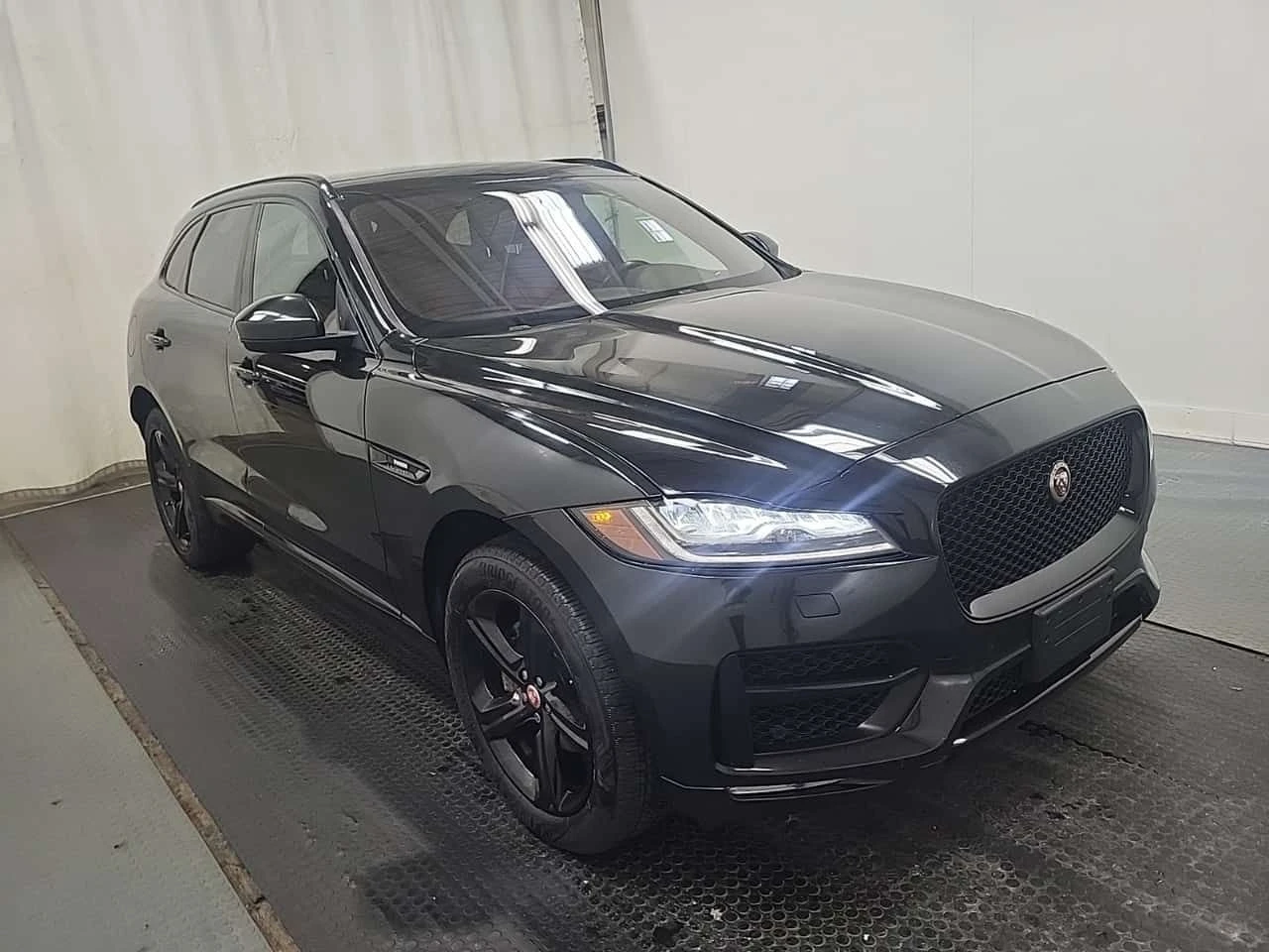 Jaguar F-PACE * R SPORT * CARFAX * ЦЕНА ДО БГ, снимка 2 - Автомобили и джипове - 54645590
