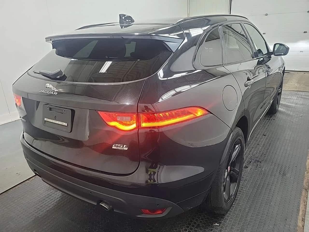 Jaguar F-PACE * R SPORT * CARFAX * ЦЕНА ДО БГ, снимка 3 - Автомобили и джипове - 54645590