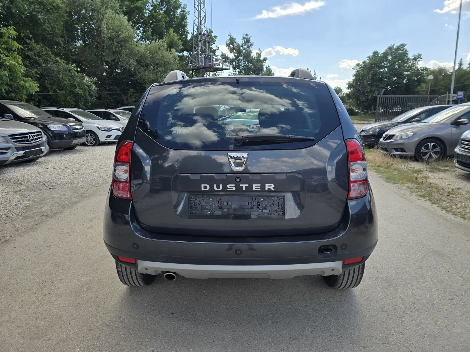 Dacia Duster 1.5D 109к.с  Топ състояние , снимка 6 - Автомобили и джипове - 54977421