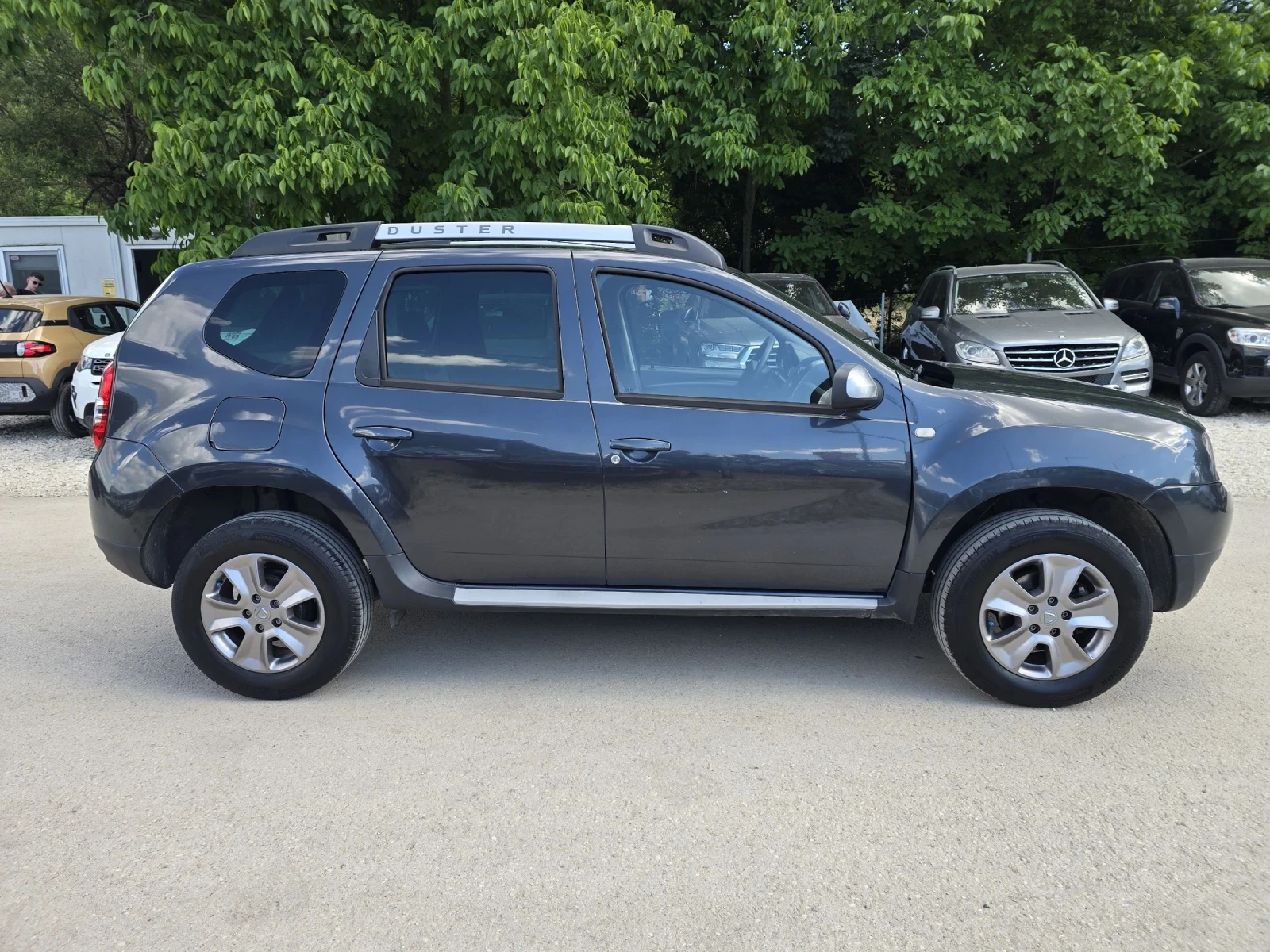 Dacia Duster 1.5D 109к.с  Топ състояние , снимка 8 - Автомобили и джипове - 54977421