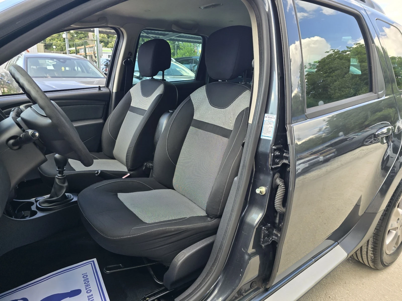 Dacia Duster 1.5D 109к.с  Топ състояние , снимка 9 - Автомобили и джипове - 54977421
