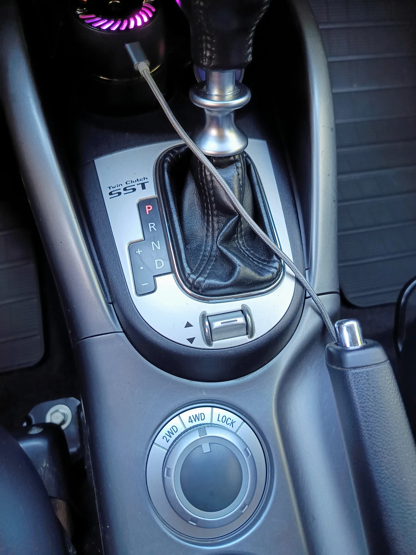 Mitsubishi Outlander, снимка 14 - Автомобили и джипове - 55250260