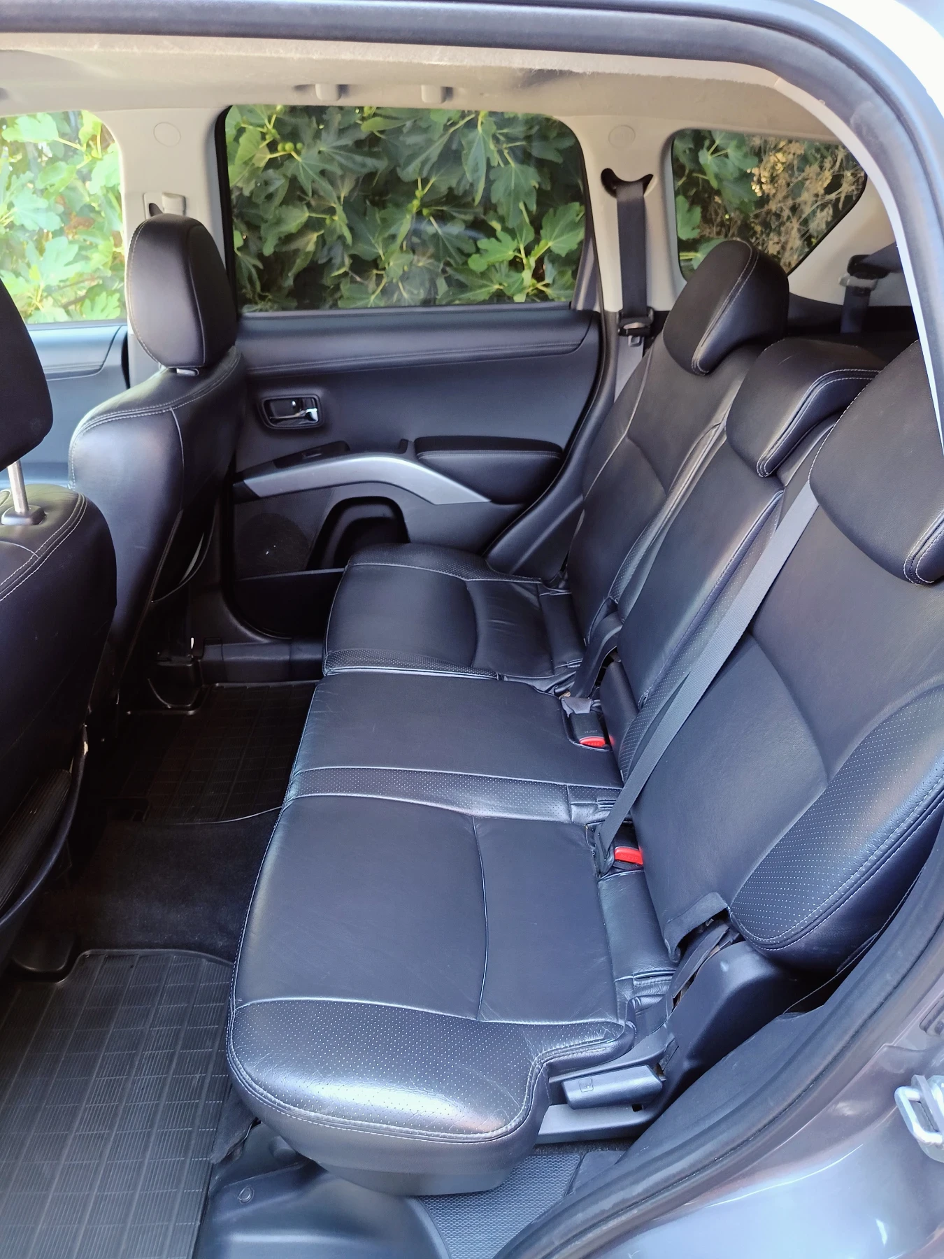 Mitsubishi Outlander, снимка 11 - Автомобили и джипове - 55250260