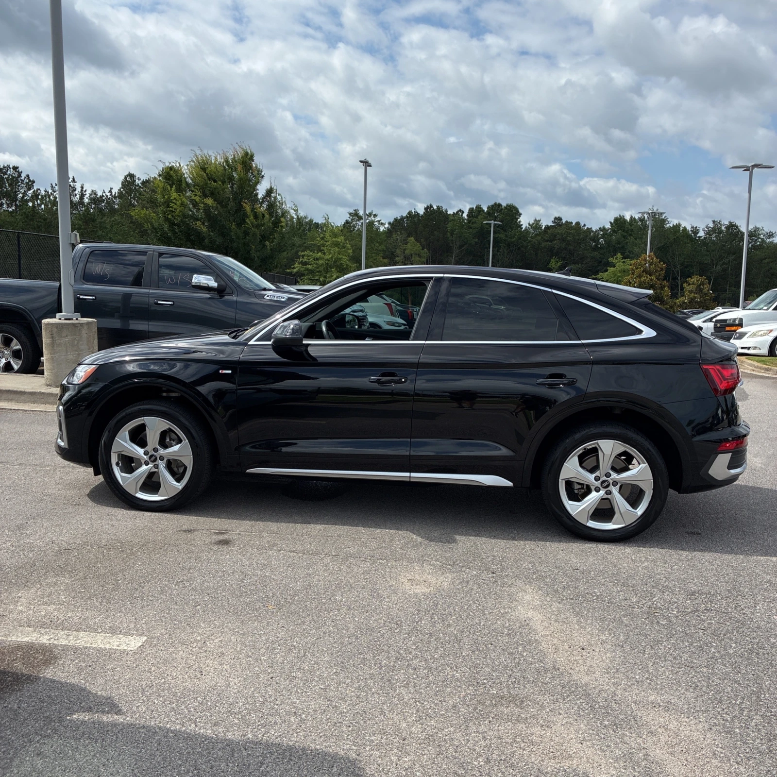 Audi Q5 Sportback * Пътува към България, снимка 3 - Автомобили и джипове - 55296156