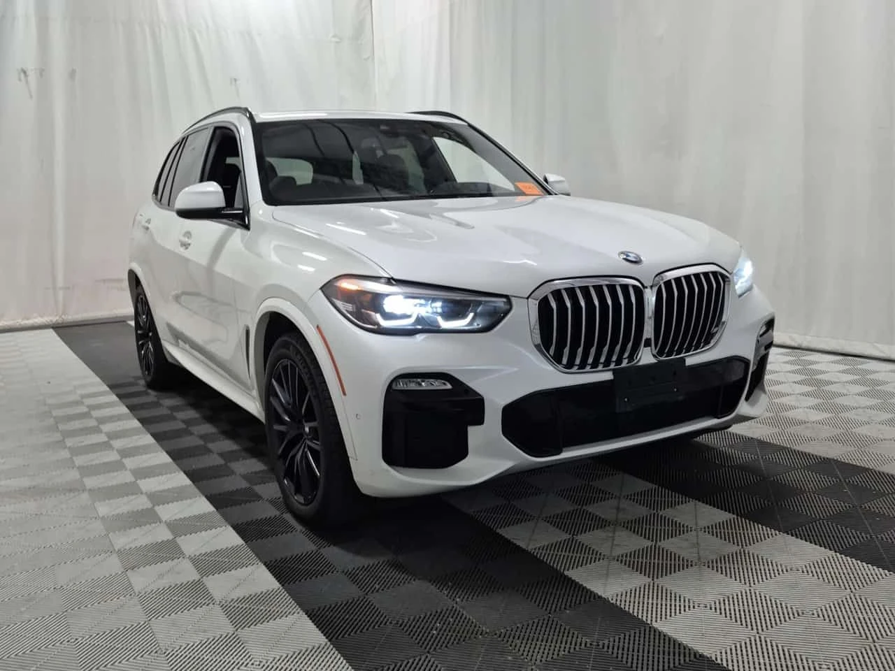 BMW X5 * XDRIVE40I * ГЛАВНО ПРЕДСТАВИТЕЛСТВО НА BMW, снимка 2 - Автомобили и джипове - 55543493