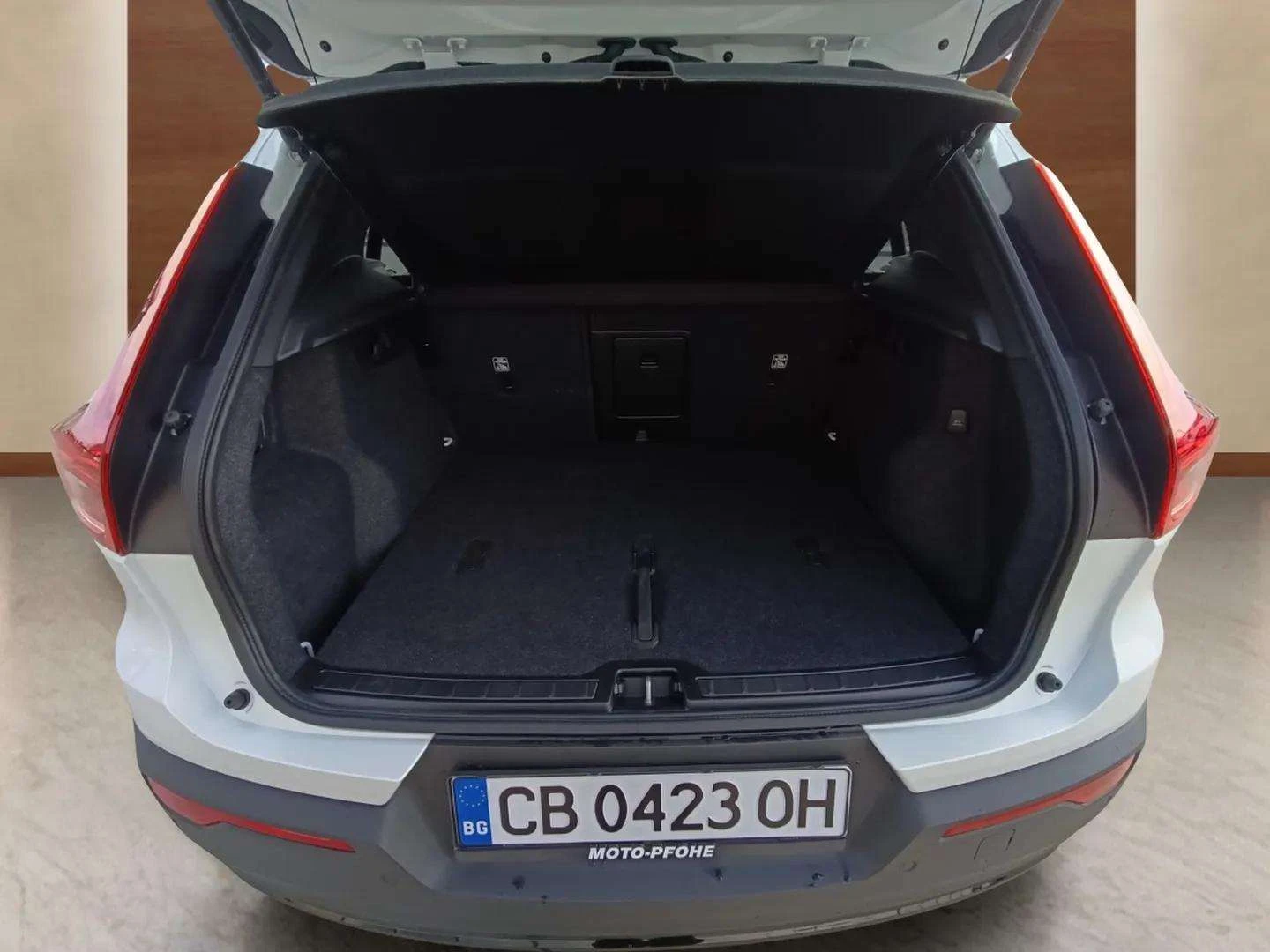 Volvo XC40 2, 0 B4, снимка 12 - Автомобили и джипове - 56301150