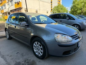 Обява за продажба на VW Golf 1.6 бензин гаражен автомобил като нов  ~5 500 лв. - изображение 1