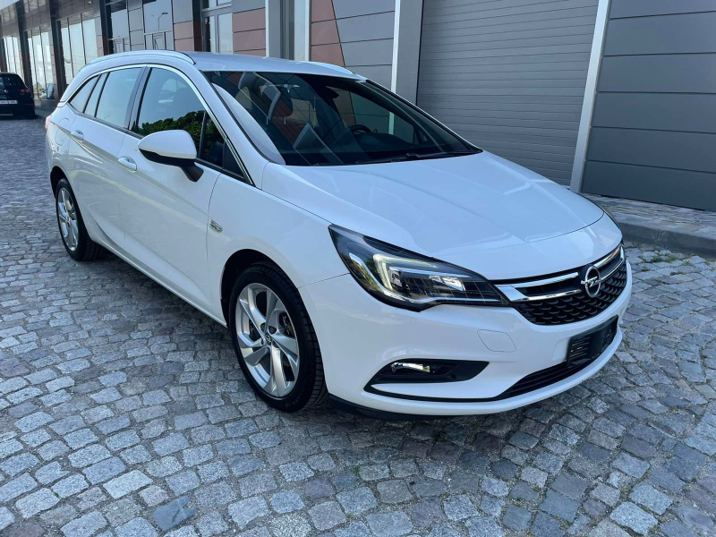 Opel Astra 1.6 CDTI, снимка 3 - Автомобили и джипове - 45762679