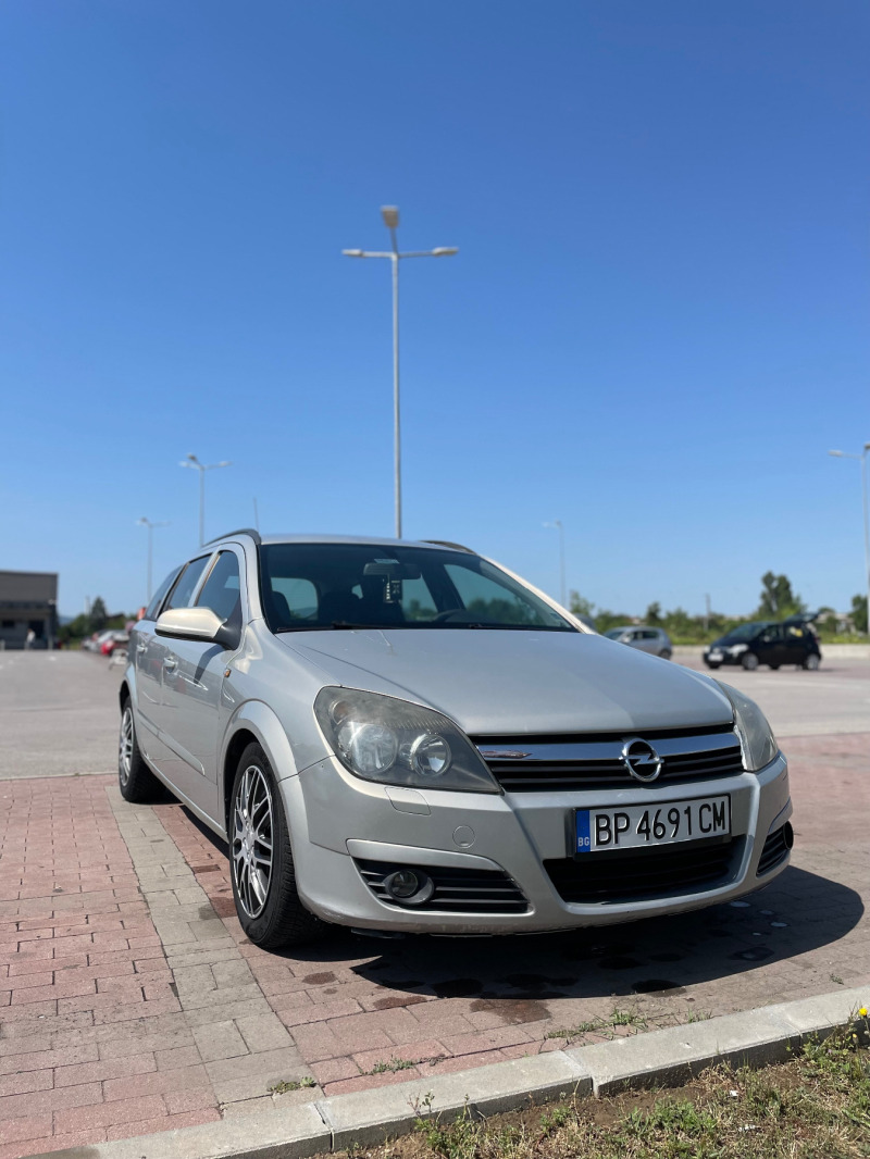 Opel Astra 1.7 CDTI, снимка 1 - Автомобили и джипове - 46405010