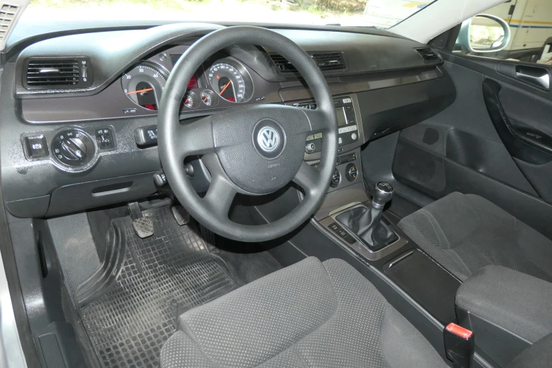 VW Passat 1.9TDI 105кс NAVI АВТОПИЛОТ COMFORTLINE, снимка 10 - Автомобили и джипове - 47277925